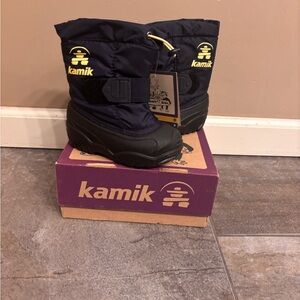 Kamik toddler Blue and black snow boots